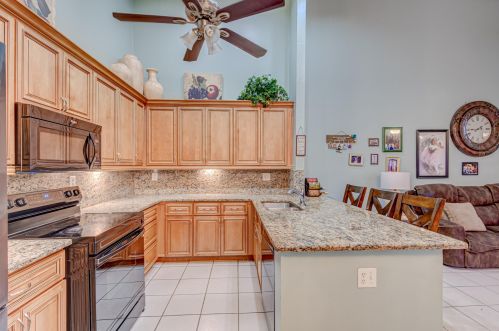 1060 Summit Place Cir, West Palm Beach, FL 33415-4783
