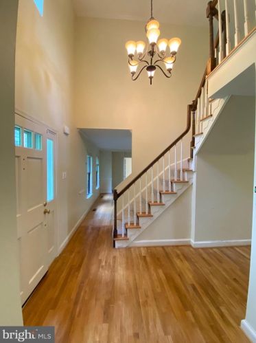 1054 Walker Mill Rd, Great Falls VA  22066-1701 exterior