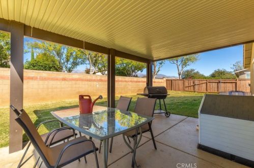 1390 Sweetpea Ln, Beaumont CA  92223-7820 exterior