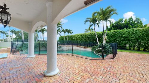2400 Newbury Ct, West Palm Beach FL  33414-7736 exterior