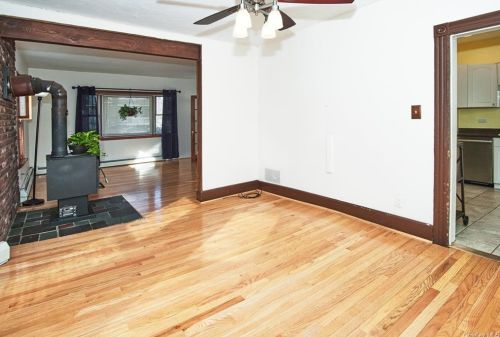 10 Royce Ave, Middletown NY  10940-4709 exterior