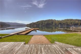 1319 Smt Lk Shr Rd, Olympia WA  98502-9485 exterior