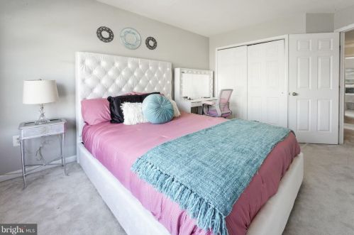 8778 Grantham Ct, Bristow VA  20136-2030 exterior