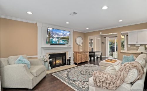 6813 Petit St, San Diego, CA 92111-3301
