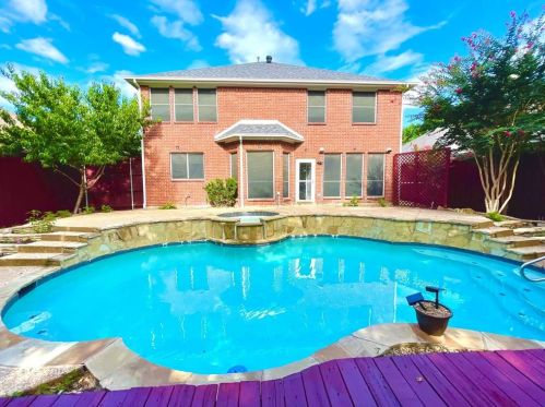 1005 Tanglewood Ln, Lewisville TX  75028-8234 exterior