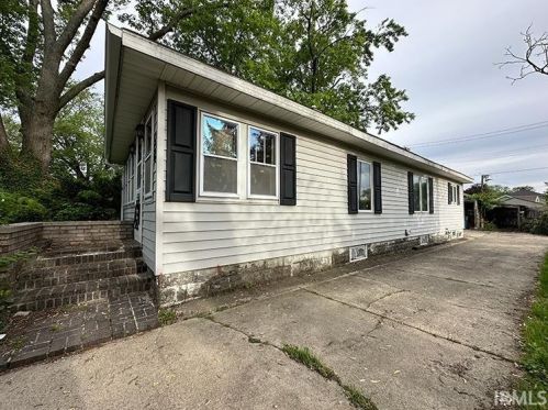 226 Jefferson Blvd, Mishawaka IN  46545-0056 exterior