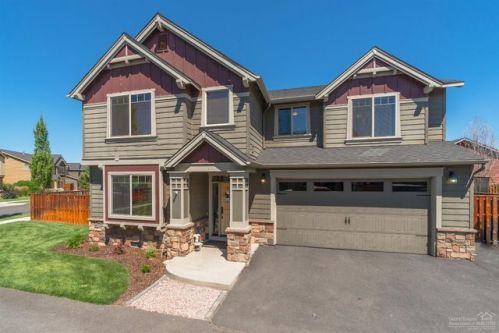 560 28th St, Eagle Crest OR  97756-5505 exterior