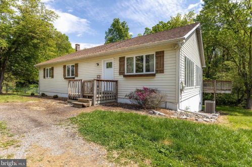 5669 Bino Rd, Upton, PA 17225-9339