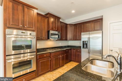 2551 Eastbourne Dr, Woodbridge, VA 22191-4144