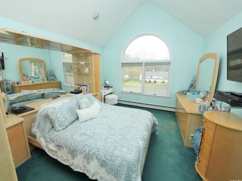 10 Marc Dr, Panamoka NY  11961-2103 exterior