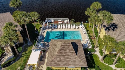 1325 Mainsail Dr, Naples FL  34114-0810 exterior