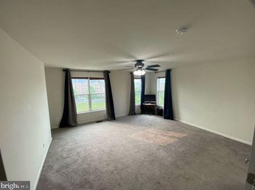 15352 Kensington Park Dr, Woodbridge VA  22191-6571 exterior