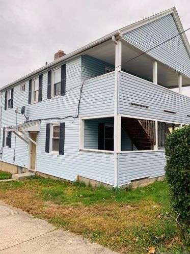 77 Pond St, Bristol, CT 06010-3557