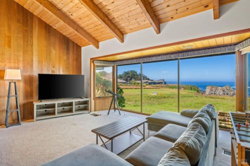 45465 Caspar Dr, Mendocino CA  95460-9727 exterior