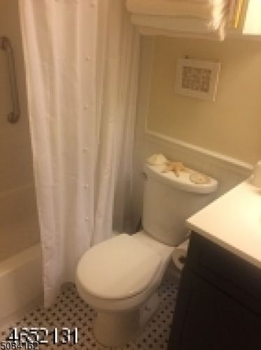 149 Tiffany Blvd, Newark NJ  07104-2499 exterior