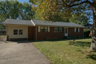 22 Gino Dr, Clarksville, TN 37042-4055