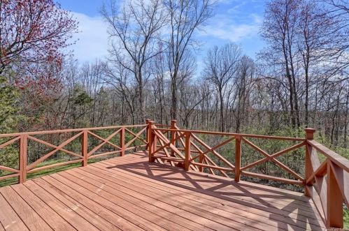 207 Osborne Hill Rd, Fishkill NY  12524-2529 exterior