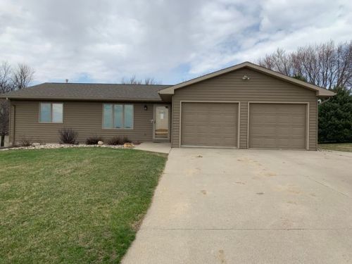 215 6th St, Dedham, IA 51440-7708