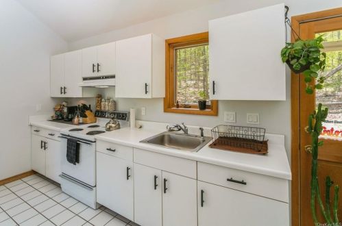 297 Bramertown Rd, Tuxedo Park NY  10987-3011 exterior