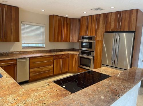 405 4th Ter, Dania Beach FL  33004-4716 exterior