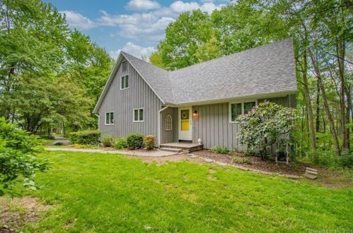 41 Hillside Ave, Terryville, CT 06786-2324