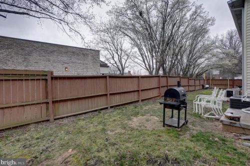 66 Plaza St, Leesburg VA  20176-3248 exterior