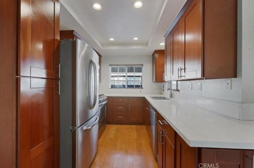 11690 Lakewood Blvd, Downey CA  90241-5272 exterior