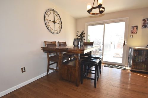 4669 Marina Dr, Whitaker PA  15120-2981 exterior