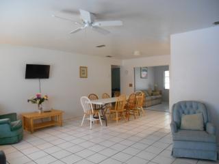 956 Allendale Ave, Sarasota FL  34237-8602 exterior