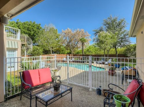 2851 Fairway Dr, Cedar Hill TX 75104-8288 exterior