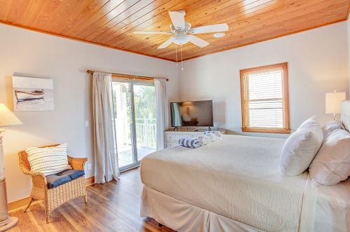 1820 Sunset Dr, Saint George Island FL  32328-3120 exterior