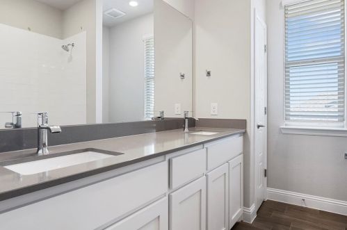 1105 Whispering Hills Dr, Midlothian TX  76063-6603 exterior