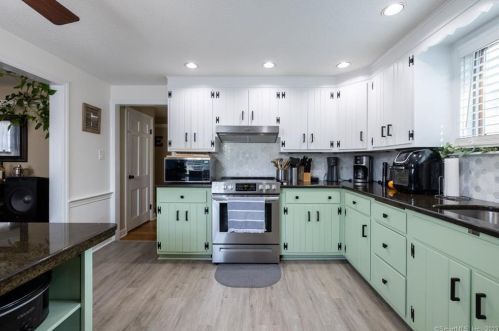 61 Beach St, New Britain CT  06053-2323 exterior