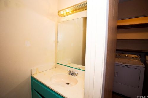 190 Racquet Club Dr, Compton CA  90220-3191 exterior