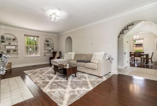 225 Ellendale Pkwy, Crown Point IN  46307-4341 exterior