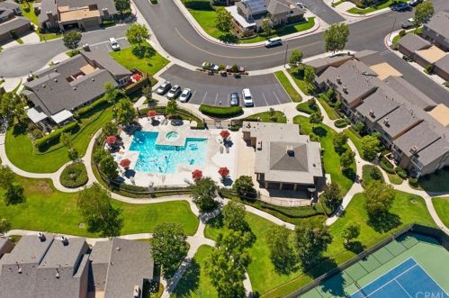 325 Chinook Dr, Placentia CA  92870-1417 exterior