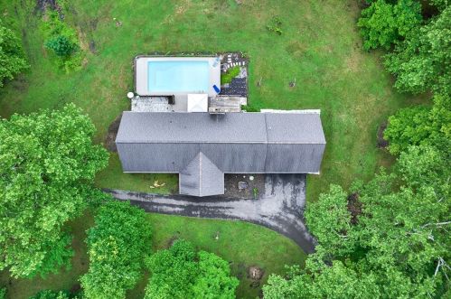 1150 Martha Dr, South Connellsville, PA 15425-1576