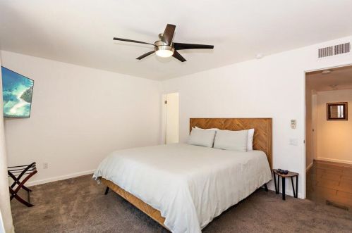 2632 Aurora Dr, Palm Springs CA  92262-2362 exterior