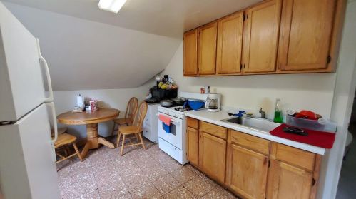 1262 Lawe St, Green Bay, WI 54301-3425
