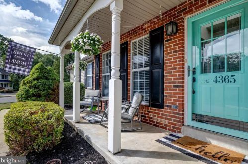 4365 Trophy Dr, Boothwyn, PA 19061-2626