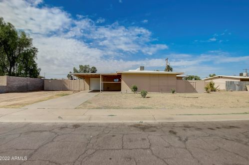6511 Medlock Dr, Glendale, AZ 85301-7216