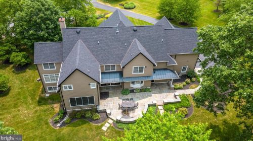 10 Devonshires Ct, Blue Bell PA  19422-2560 exterior