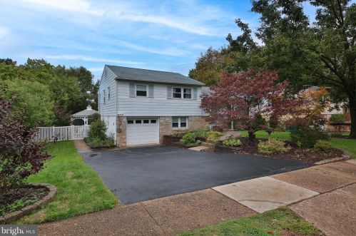 339 Erie Dr, Lansdale, PA 19446-4208