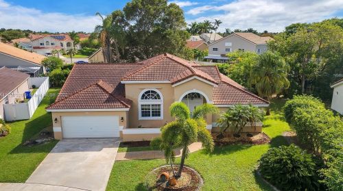 925 202nd Ave, Hollywood FL  33029-3442 exterior