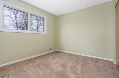 31 Hillery Dr, Roxbury Township NJ  07836-9527 exterior