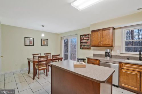 8858 Eagle Rock Ln, Springfield VA  22153-1727 exterior