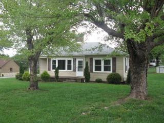 1505 Laurel St, Valdese NC  28690-2419 exterior