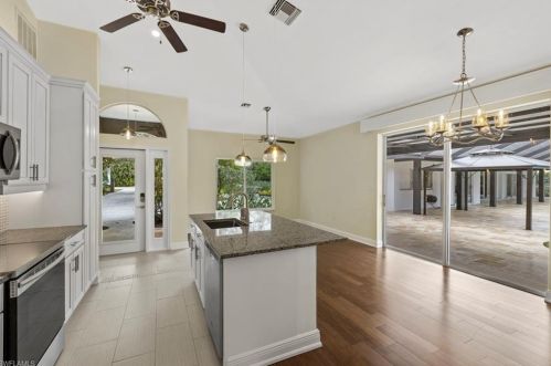 2291 Oakes Blvd, Naples FL  34119-1371 exterior