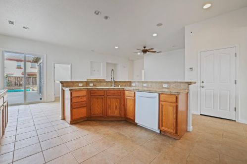 17769 Golden Spike Trl, Lathrop CA  95330-9373 exterior