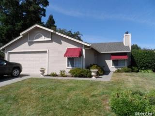 8 Picket Ct, Sacramento, CA 95823-6910